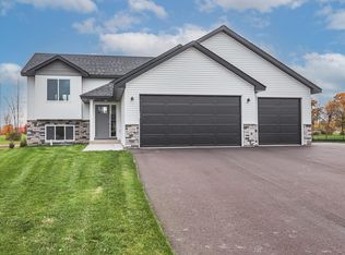 12201 317th Ln, Lindstrom, MN 55045