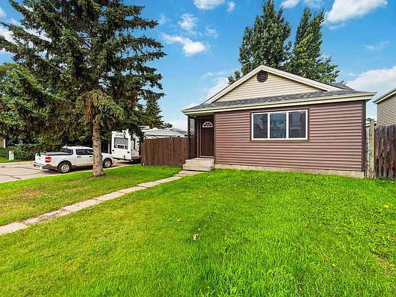 2nd image of 120 Birch Dr
