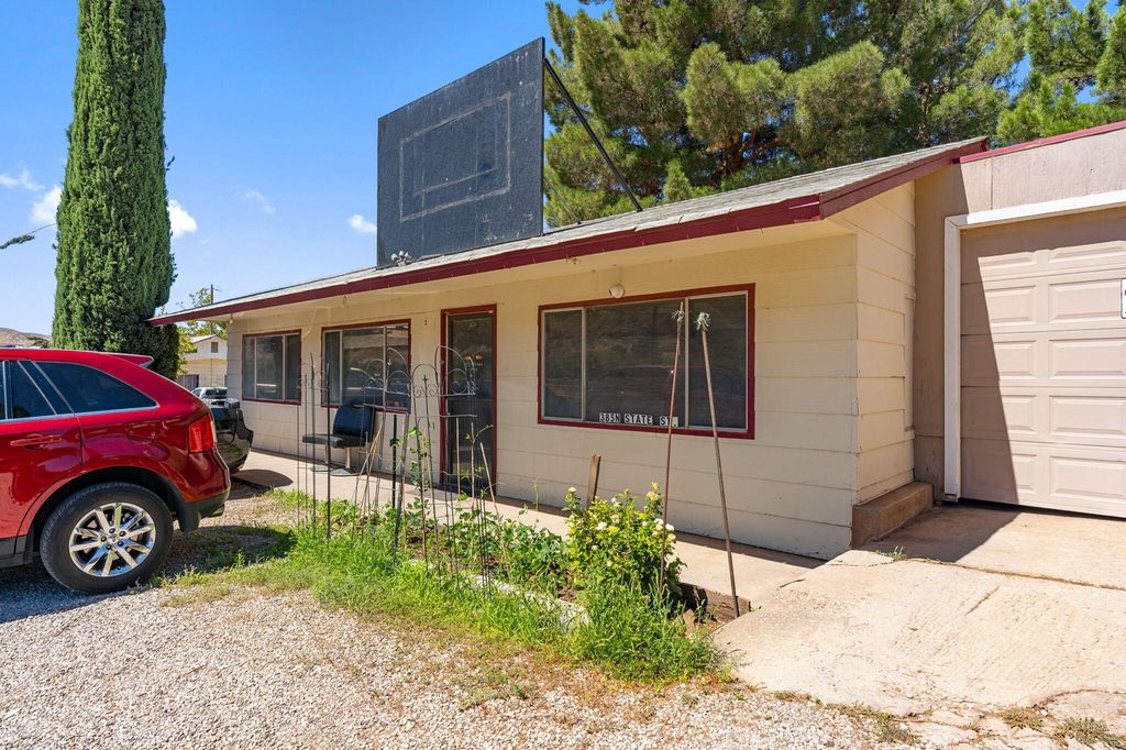 385 N State St, La Verkin, UT - View 2