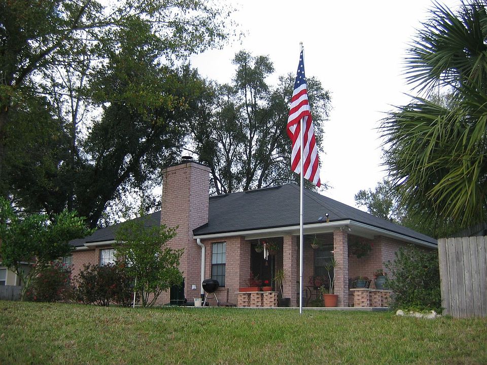 2nd image of 467 Summit Dr