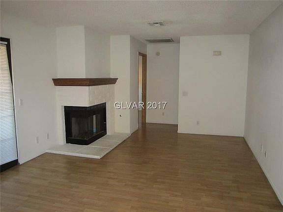 2nd image of 4241 Sanderling Cir Unit 312