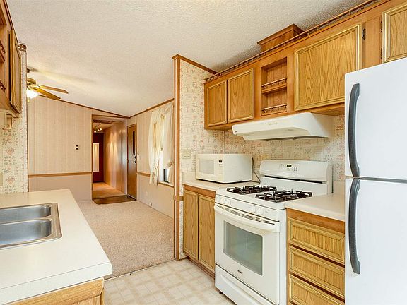 5th image of 528 Holly Park Dr