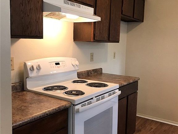2nd image of 1417 S Dexter Dr