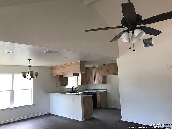 2nd image of 1023 Jasmine Dr