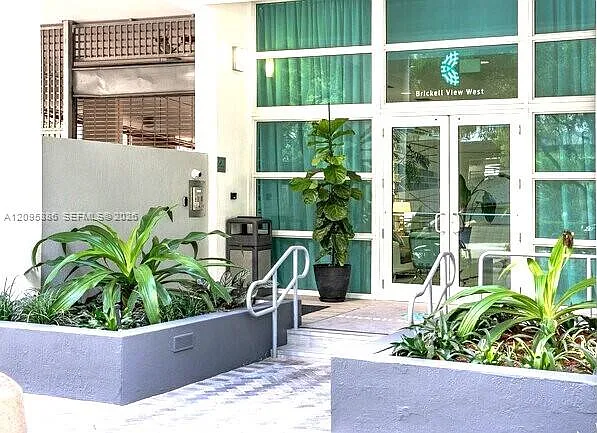 Brickell View West Condo — Photo 2