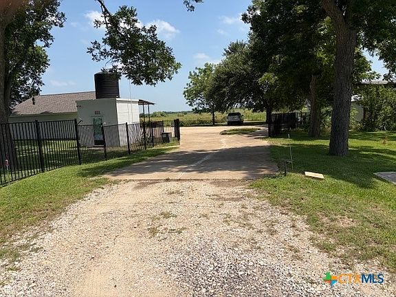4th image of 880 County Road 311