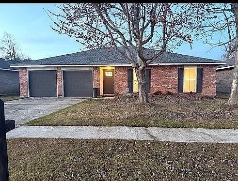1st image of 106 Leonell Cir