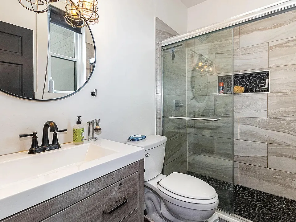 251 W 8th St #2