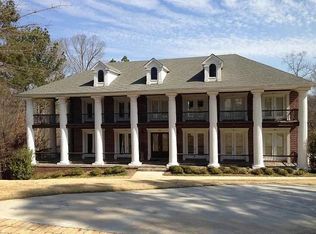 424 Creekview Ln, Atlanta, GA 30349