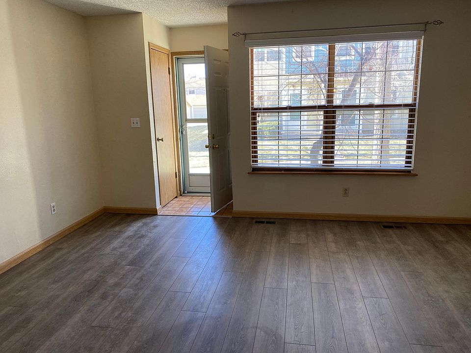 1st image of 7961 Lexington Park Dr