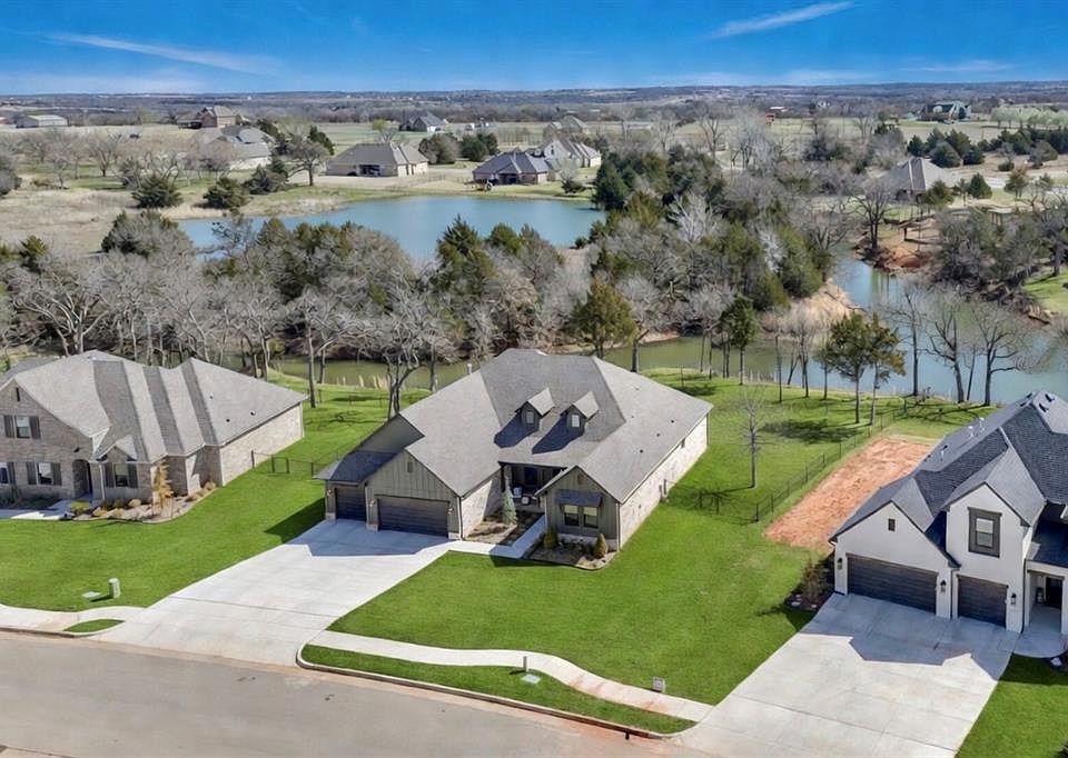 1st image of 8110 Goldfinch Dr