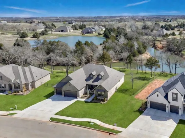 8110 Goldfinch Dr, Guthrie, OK 73044