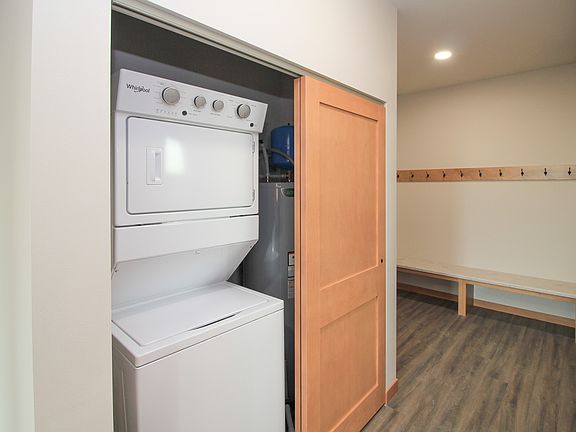 4th image of 618 Campanile Ave #415