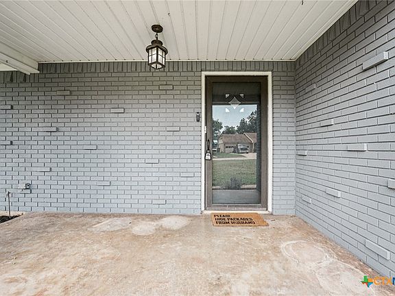 2nd image of 3806 Las Cienega Blvd