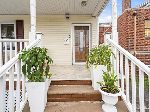 5th image of 583 McKeon St