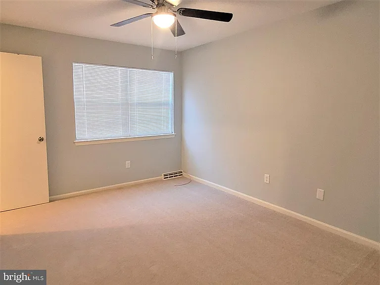 31 Lamplighter Ln — Photo 10