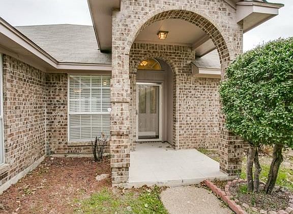 2nd image of 1824 Gainsborough Way