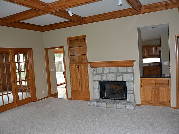 LR; see-thru firepla