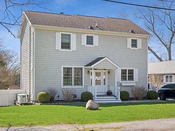 4th image of 45 Waters Edge Rd