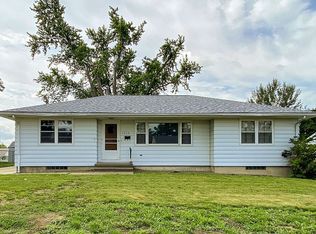 1525 9th Ave SW, Cedar Rapids, IA 52404