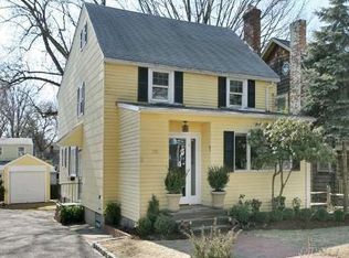 100 Bar Beach Rd, Port Washington, NY 11050