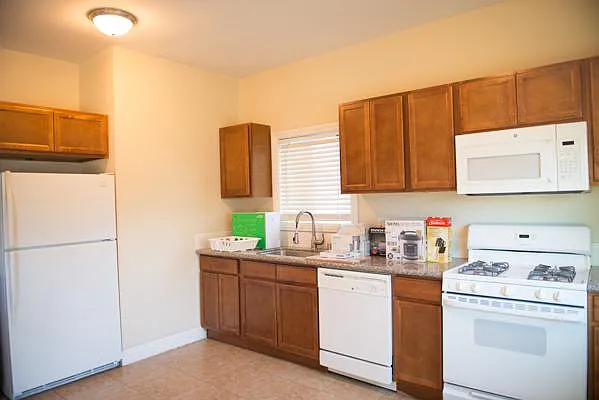 1254 W 37th Drive — Photo 4