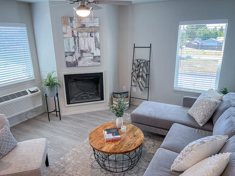 Leasing Special: $500 off 1 Month's Rent plus $1000 Standard Security Deposit! — Photo 38