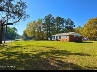 452 Nine Foot Rd, Newport, NC 28570