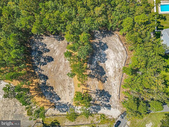 3rd image of 2216 Evergreen Dr