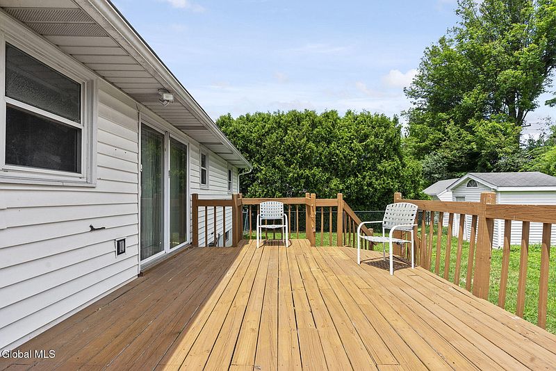 5th image of 3 Longmeadow Drive