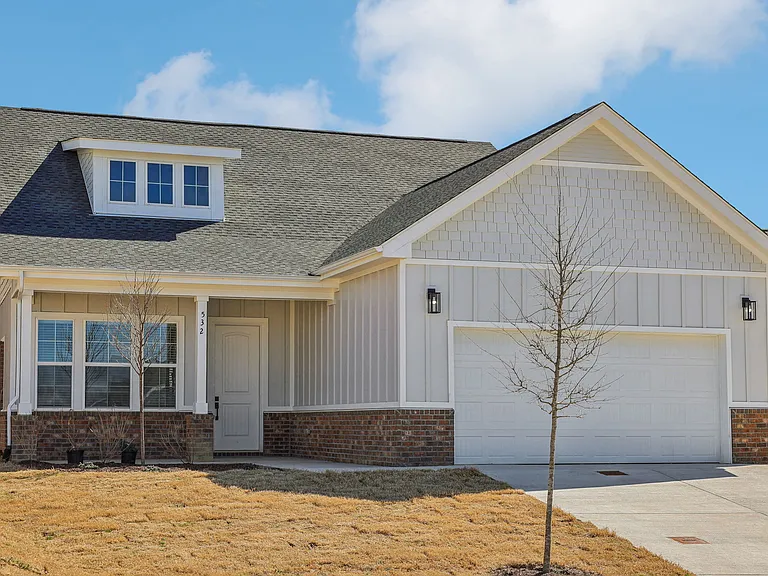 Chartwell Commons at Beechcroft — Photo 24