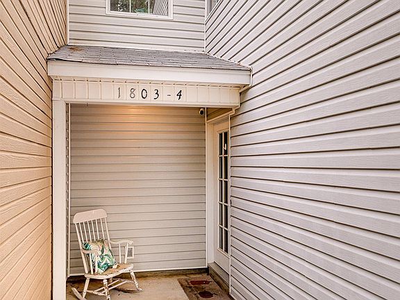 5th image of 1803 Townhouse Dr Unit 4