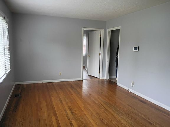 4th image of 1315 Maddux Ave