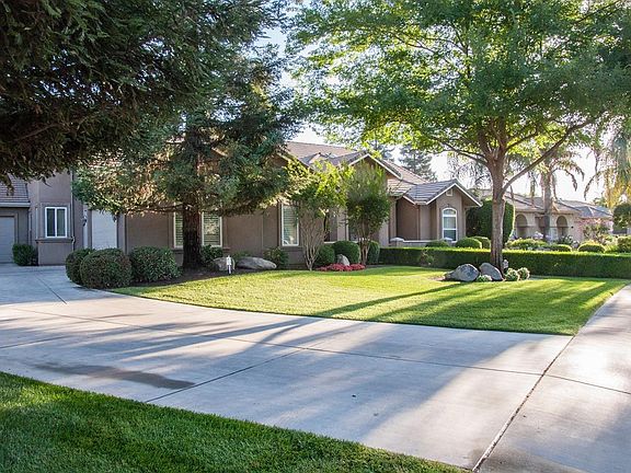 4th image of 5227 Lakewood Drive
