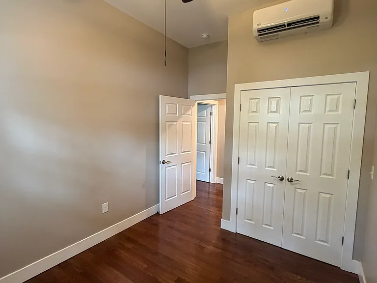 521 Warren St #1 — Photo 14