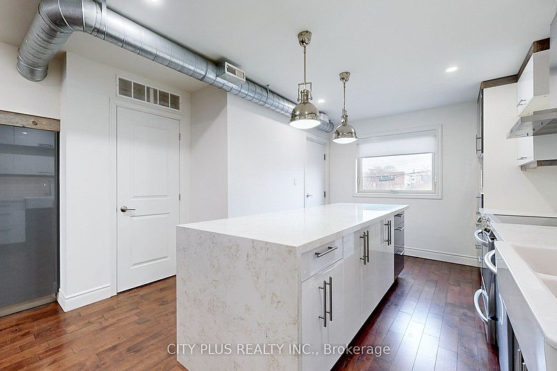 Toronto House for rent - 5 Bedrooms — photo 15