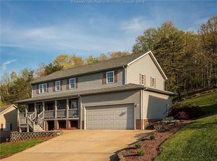 107 Walnut St, Nitro, WV 25143