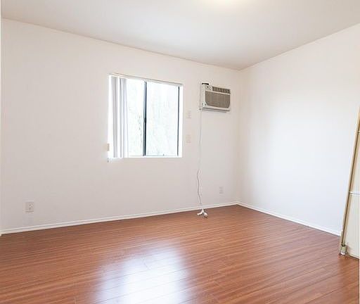 3rd image of 627 Maltman Ave APT 8