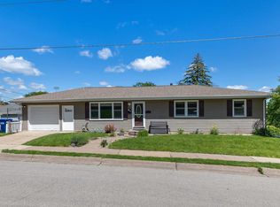 1741 Dexter St, Dubuque, IA 52001