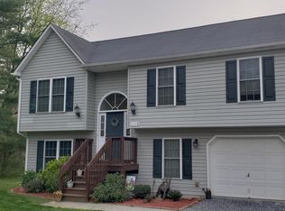 1110 Stratford Dr, Bedford, VA 24523