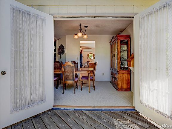 Looking into dining room from outside