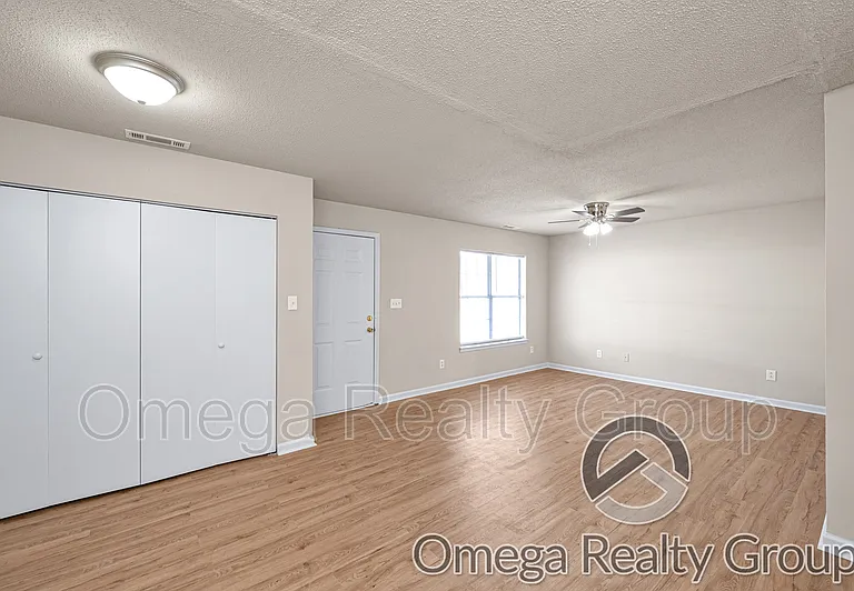 The Cove Apartments — Photo 24
