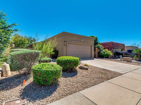 2nd image of 945 E Wahalla Ln