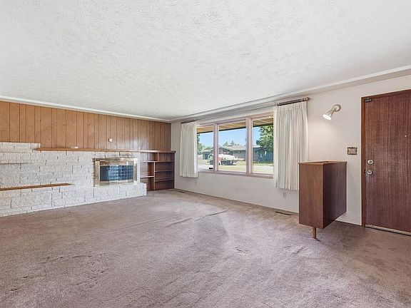 5th image of 15820 E Longfellow Ave