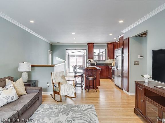 5th image of 4511 Briarwood Ave