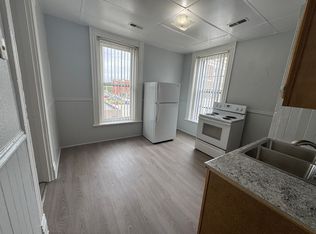 432 W 3rd St APT 7, Davenport, IA 52801