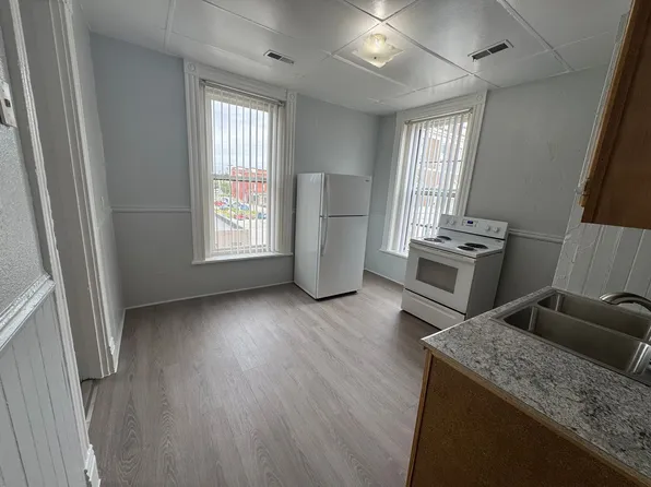 432 W 3rd St APT 7, Davenport, IA 52801
