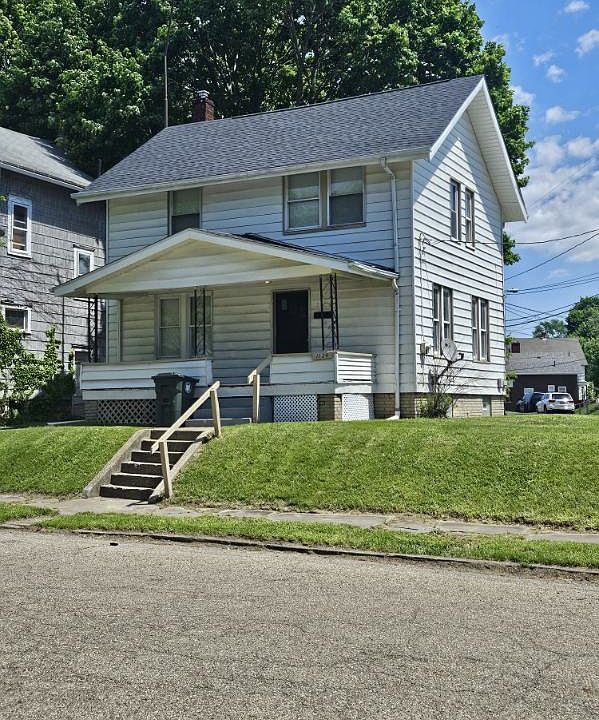 1st image of 1124 Plain Ave NE