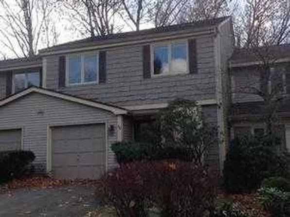 30 Uplands Way, Glastonbury, CT 06033