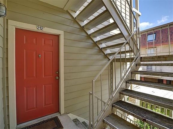 3rd image of 114 E 31st St APT 212